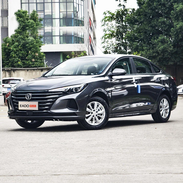 
                Hot Sale 2023 Changan Eado Plus fabricado na China 1,6t Volante à esquerda em segunda mão Car 5 lugares Changan Eado Mais 1,6t 1,4t
            