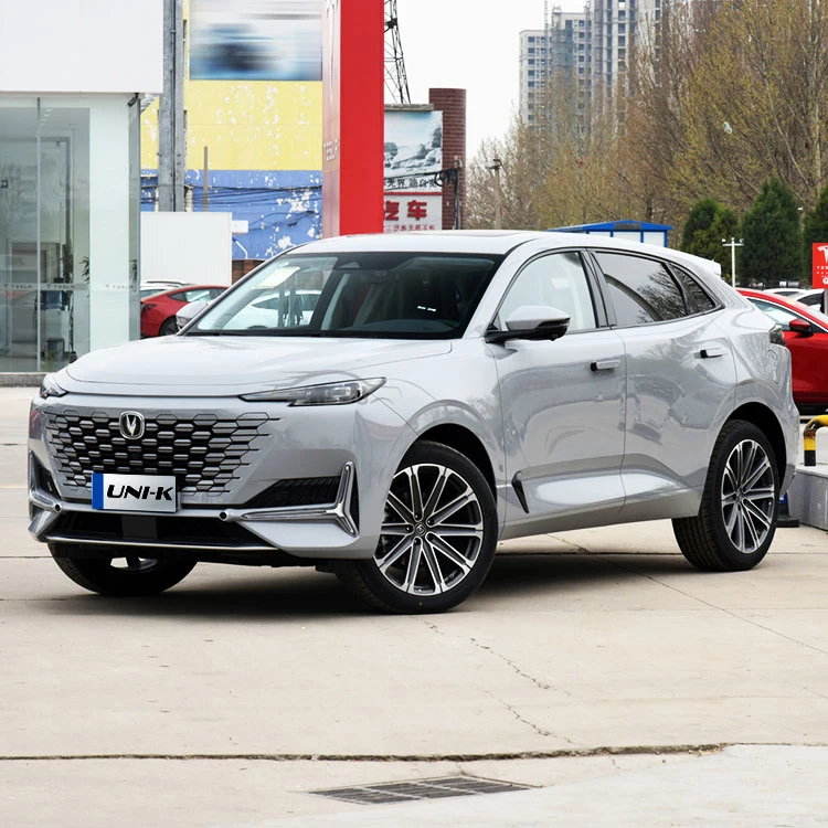 
                Voiture d′occasion 2023 Interstellar Grey 2.0t 5 portes 5 sièges Vus DE TAILLE MOYENNE Changan Uni-K.
            