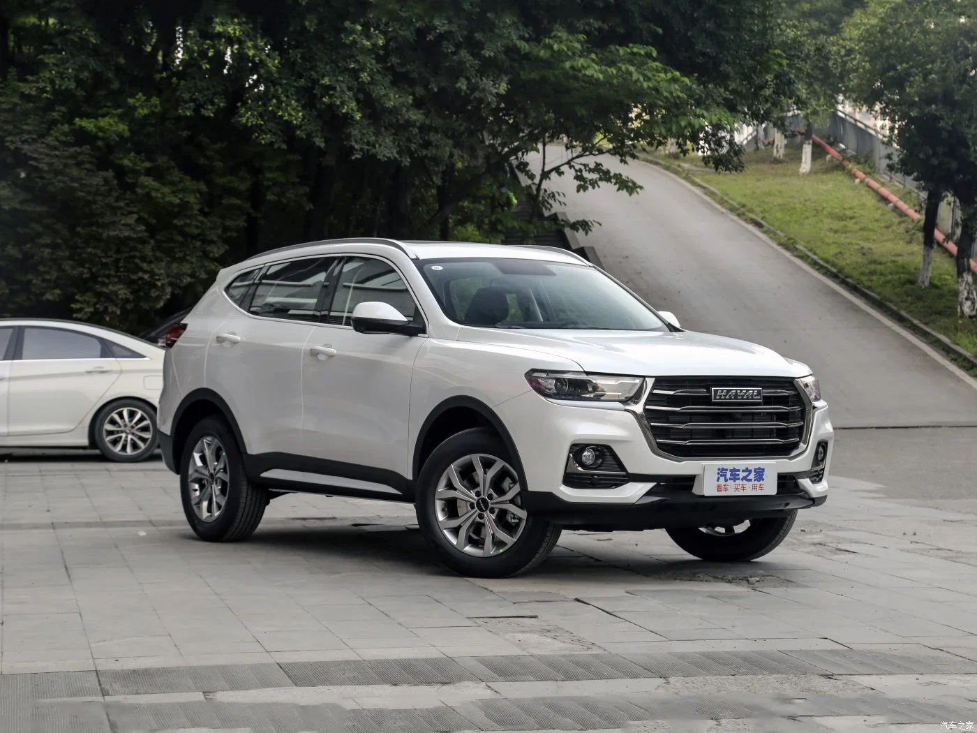 
                Fuel-Efficient SUV Electric Car Haval H6 Phev (55KM YueXing version) for Sale
            