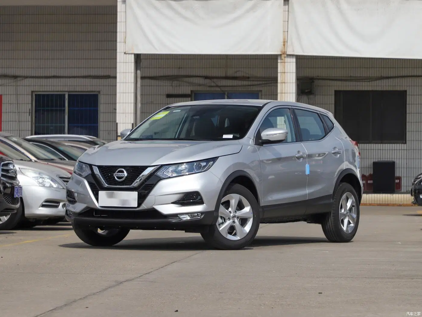 
                Автомобиль Smart Electric Luxury седан 2023 Nissan Qashqai 2,0 л CVT XV Comfort
            