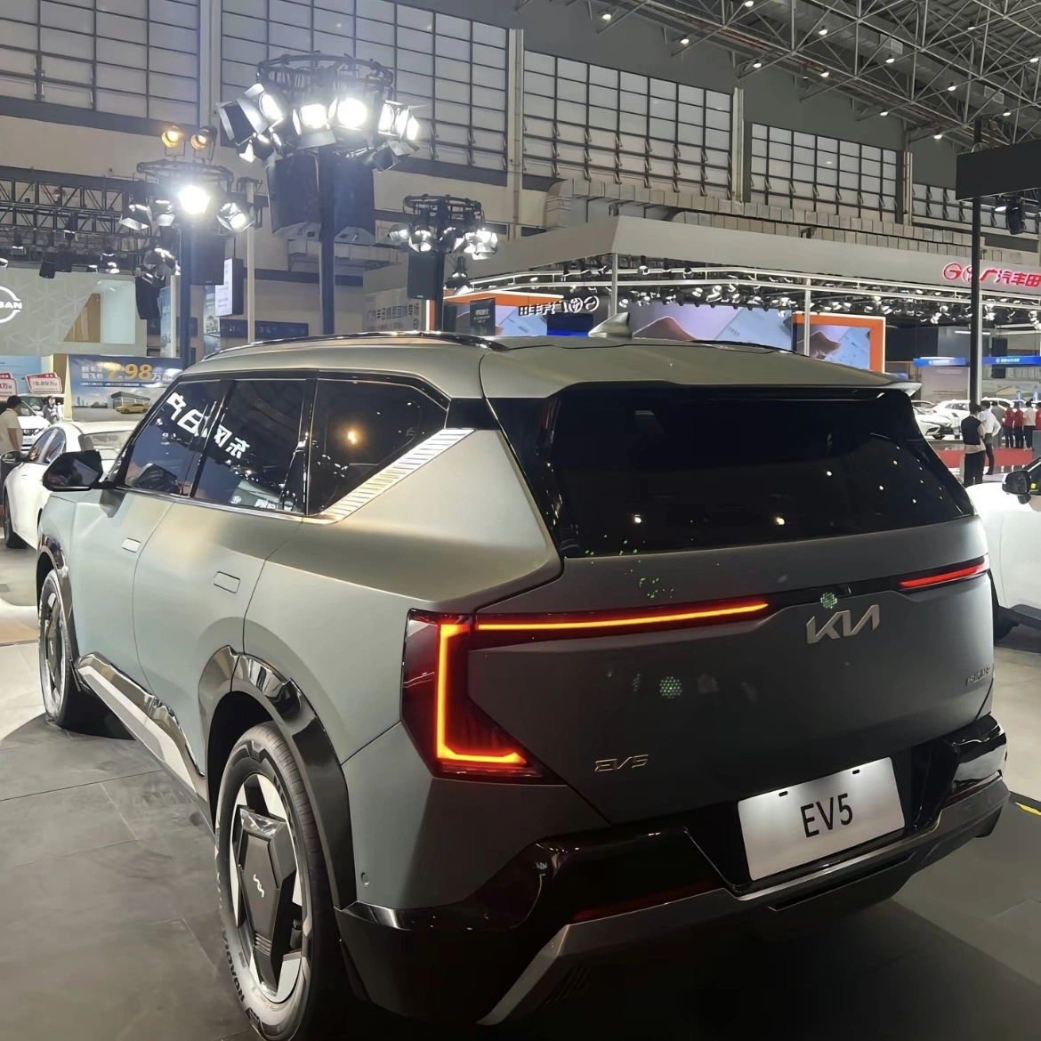 The Yueda KIA EV5 Factory Pricehot Selle New Energy Vehicle