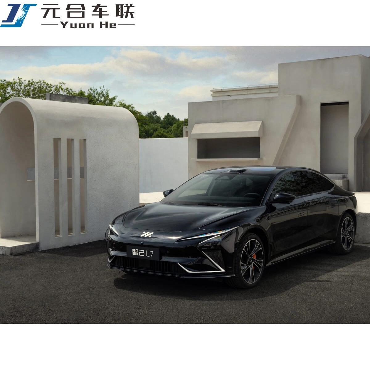 Zhiji L7 New Energy Vehicles 675km EV Car Four Doors and Five Seats Electric Car 2023